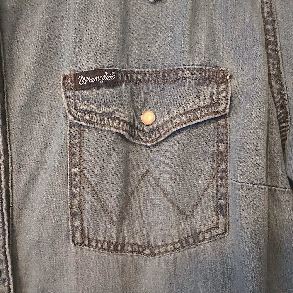 XXL Wrangler Retro denim pearl snap shirt - Picture 5 of 6